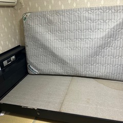 ベッドの画像