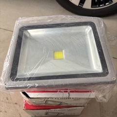 【2個】LED投光器 30w 作業灯 照明ライト の画像
