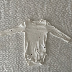 H&M ハート柄ベビーロンパース+レギンス(74サイズ,6-9ヶ月)の画像