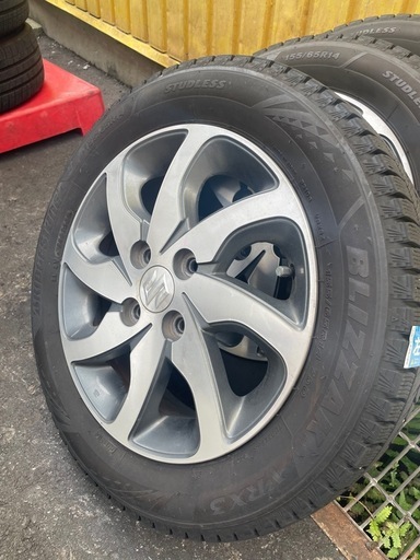 スタッドレスタイヤ