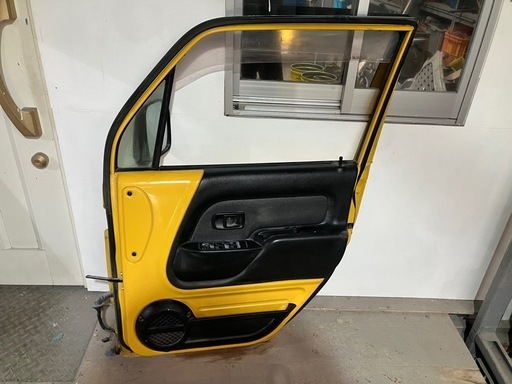 ネイキッド　運転席どあ