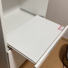 ホワイト食器棚 ガラス扉付き　レンジボードの画像
