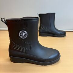 レディース・ミドル丈レインブーツ（サイズ37＝24cm）の画像