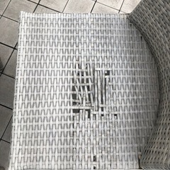 ラタン調のテーブルセットの画像