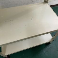スチール製のワゴン、ラックの画像