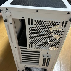 パソコンケースとPS5ゲーム　無料の画像