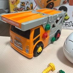 トミカ　くみかえアクション　キャリアカー&カーゴジェット　　
の画像