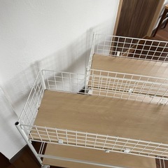 収納ラックキャスター付き　ホワイト×ナチュラルウッドの画像