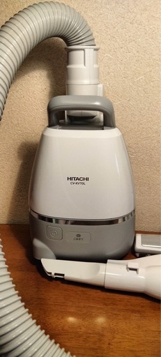 日立の紙パック式掃除機『かるパックCV−KV70L』