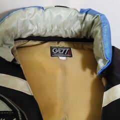 【釣り具処分第二弾 全３品】ライフジャケット 大人用１着・子供用１着 計２着の画像