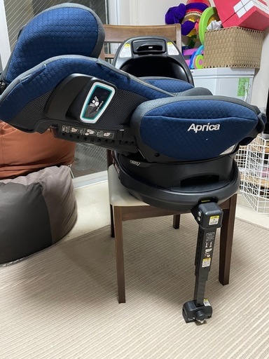 【美品】フラディアグロウ ISOFIX 360° チャイルドシート
