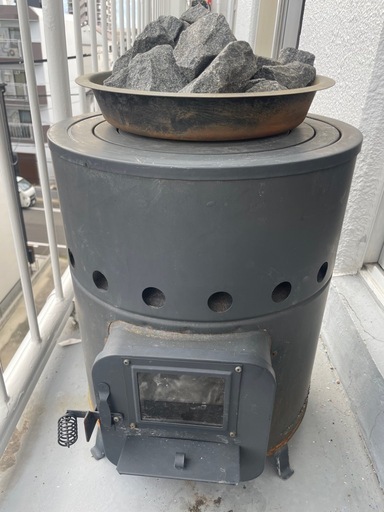 テントサウナ　薪ストーブ　サウナストーン