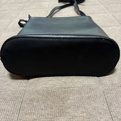 黒ショルダーバッグの画像