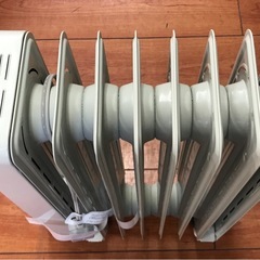 ジモティ割引有★【ジャングルジャングル岸和田店】暖房　オイルヒーター　デロンギ　南大阪 岸和田市 貝塚市 泉佐野市 和泉市 忠岡町 熊取町の画像