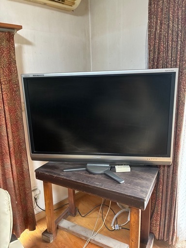液晶テレビ　シャープ　46型