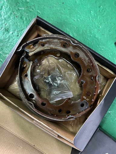GR86 純正ブレーキパッド、シュー1台分