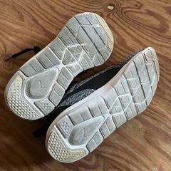 ランニングシューズ🏃スニーカー👟靴シューズPUMAプーマメンズ👱‍♂️トレーニング🏋️‍♀️軽量サイズ28cm黒の画像