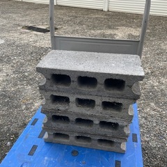 コンクリートブロック差し上げます。の画像