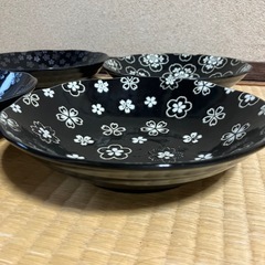 かわいい　花柄　お皿　4枚の画像