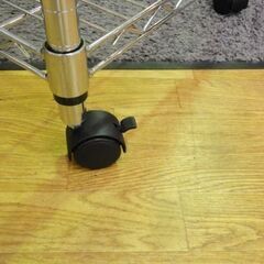 ①3段 スチールラック ハンガーポール付 幅90㎝ 奥行45㎝ 高さ180㎝ 棚板3枚  キャスター付 ハンガーラック  札幌市 西岡店の画像