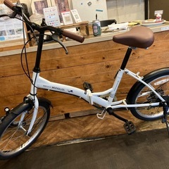 【後輪タイヤ・後輪チューブ新品！】ダイナモライト付き　6段変速　20インチ折りたたみ自転車　ホワイトの画像