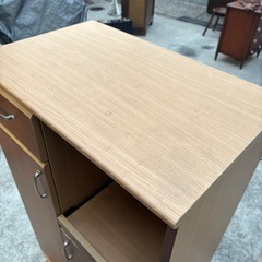 キッチンボード　食器棚　木目調
の画像