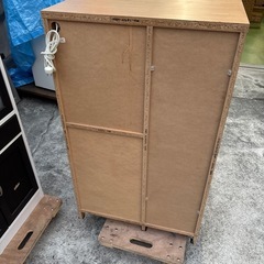 キッチンボード　食器棚　木目調
の画像