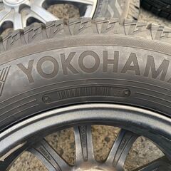 165/70R14 東北6県無料配送対応‼️爆安‼️最終値下げ‼️②超超超バリ溝❗ 国産ヨコハマ IG60❗ アルミ付き 国産 タイヤ !!　スタッドレス　アクア　ハスラー　軽自動車　コンパクトカー 雪 冬 ゆきの画像