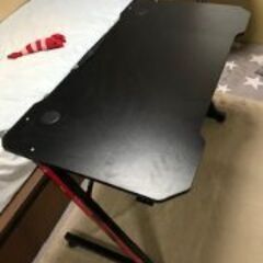 ゲーミングテーブルです。の画像