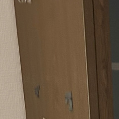 おしゃれなガラス扉付き木製キャビネット - 飾り棚や収納に！の画像