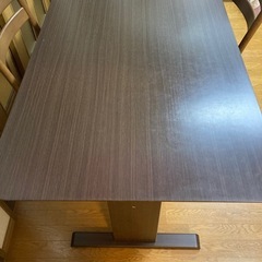 ニトリ　ダイニングテーブル　椅子×3の画像