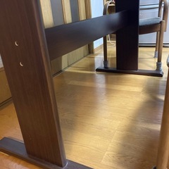 ニトリ　ダイニングテーブル　椅子×3の画像
