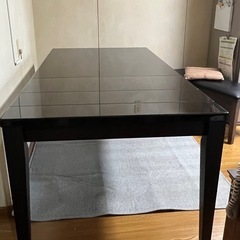 ダイニングテーブル
の画像