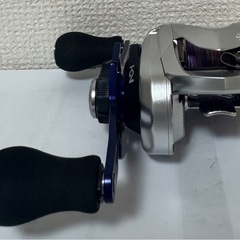 Stefano 両軸リール シルバー 紫スプールの画像