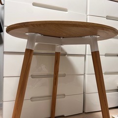 カフェテーブルの画像