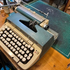 タイプライター（ジャンク品）の画像