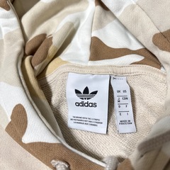 adidasレディースパーカーの画像