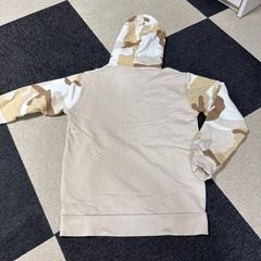 adidasレディースパーカーの画像