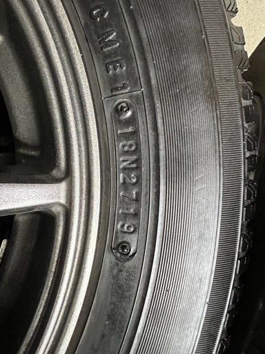 値下げしました【上品】スタッドレスタイヤ（軽自動車用）