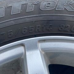 最終値下げ‼️175/65R14 東北6県無料配送対応‼️爆安‼️最終値下げ‼️①超超超バリ溝❗ 国産 ダンロップ製❗ アルミ付き 国産 タイヤ !!　スタッドレス　軽自動車　コンパクトカー 雪 冬 ゆきの画像
