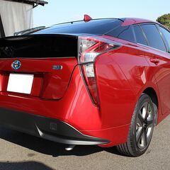 トヨタ・プリウス・５１，０００キロ・Ｓツーリングセレクション・ＬＥＤライト・フォグランプ・スマートキー・プッシュスタート・レザーシート【シートヒータ付】・メモリーナビ・地デジＴＶ・ＤＶＤ視聴・オートライト・オートエアコン　他の画像