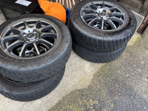 175/70/14
スタッドレスアルミホイル