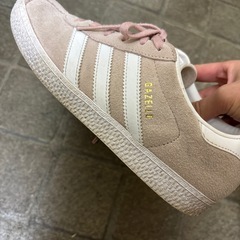 adidas gazelle スニーカー ピンク 23.5cmの画像