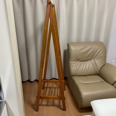 木製ハンガーラックの画像