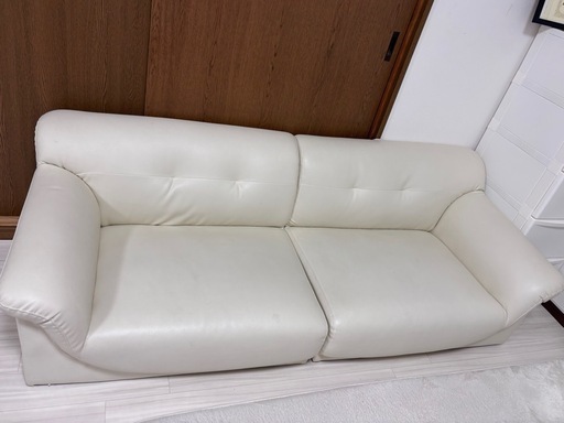３人掛けソファー　ホワイト