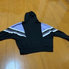 無料！！キッズフード付きトレーナーの画像
