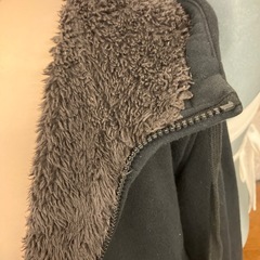 M2510-286　UNIQLO ジップパーカー 裏起毛 Lサイズ ブラック 色あせ毛玉有りの画像