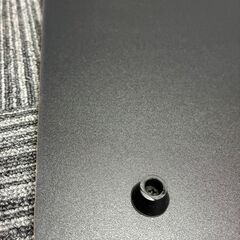 【無料でお譲りします】ラックの棚板　３枚（内、裏側ゴム付2枚）の画像