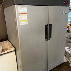 米冷蔵庫5年落ちの画像