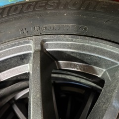 215/60 R17 BRIDGESTONE VRX3 2023年製造の画像